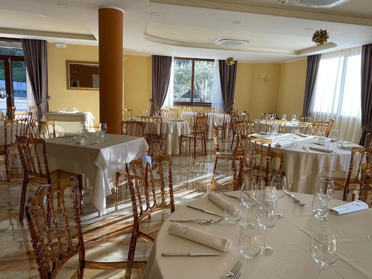 Hotel Ristorante Villa Terry Лаурия Инфериоре Экстерьер фото
